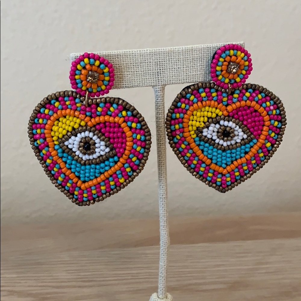 Eye earrings